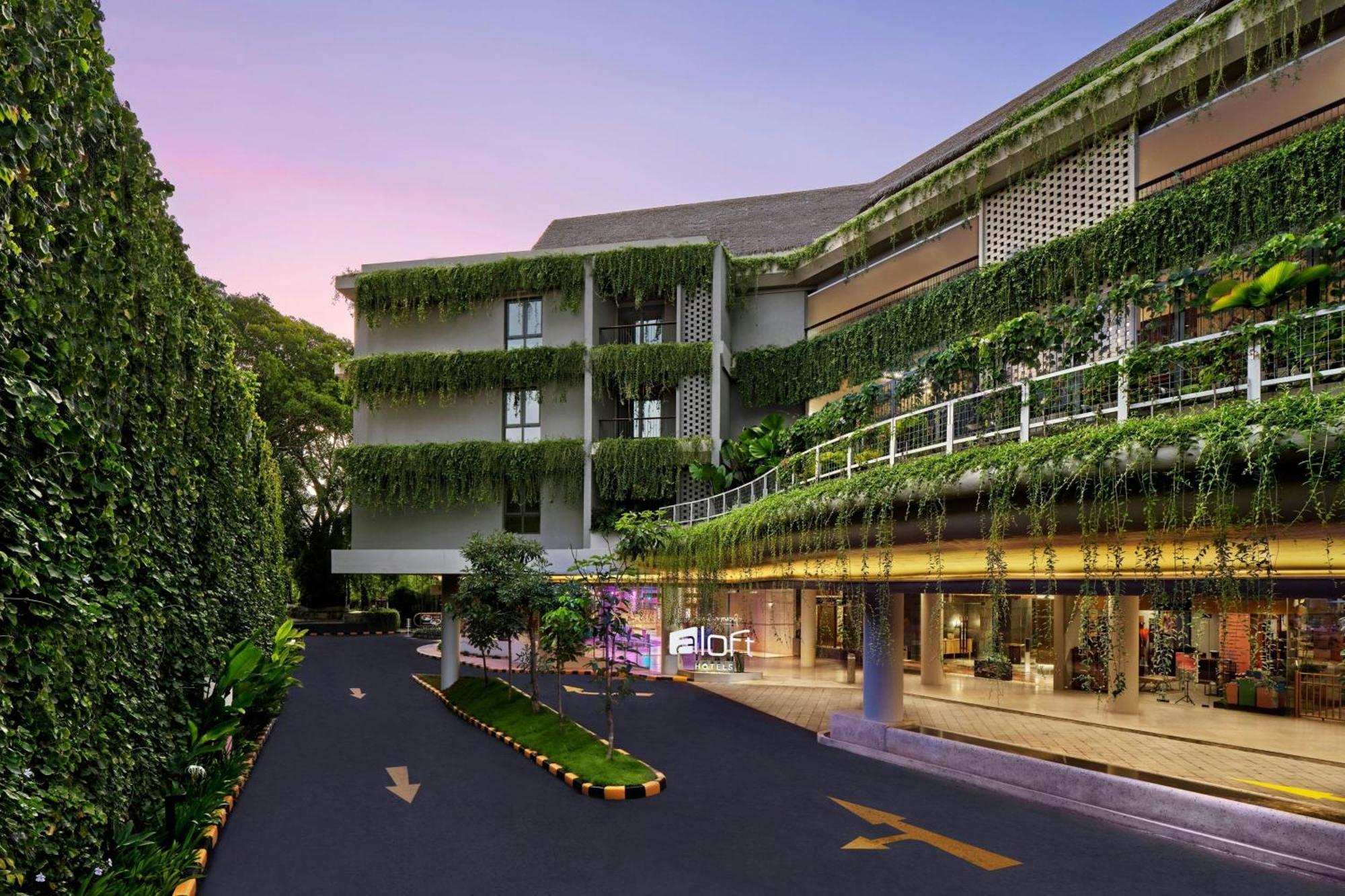 Aloft Bali Kuta At Beachwalk Buitenkant foto